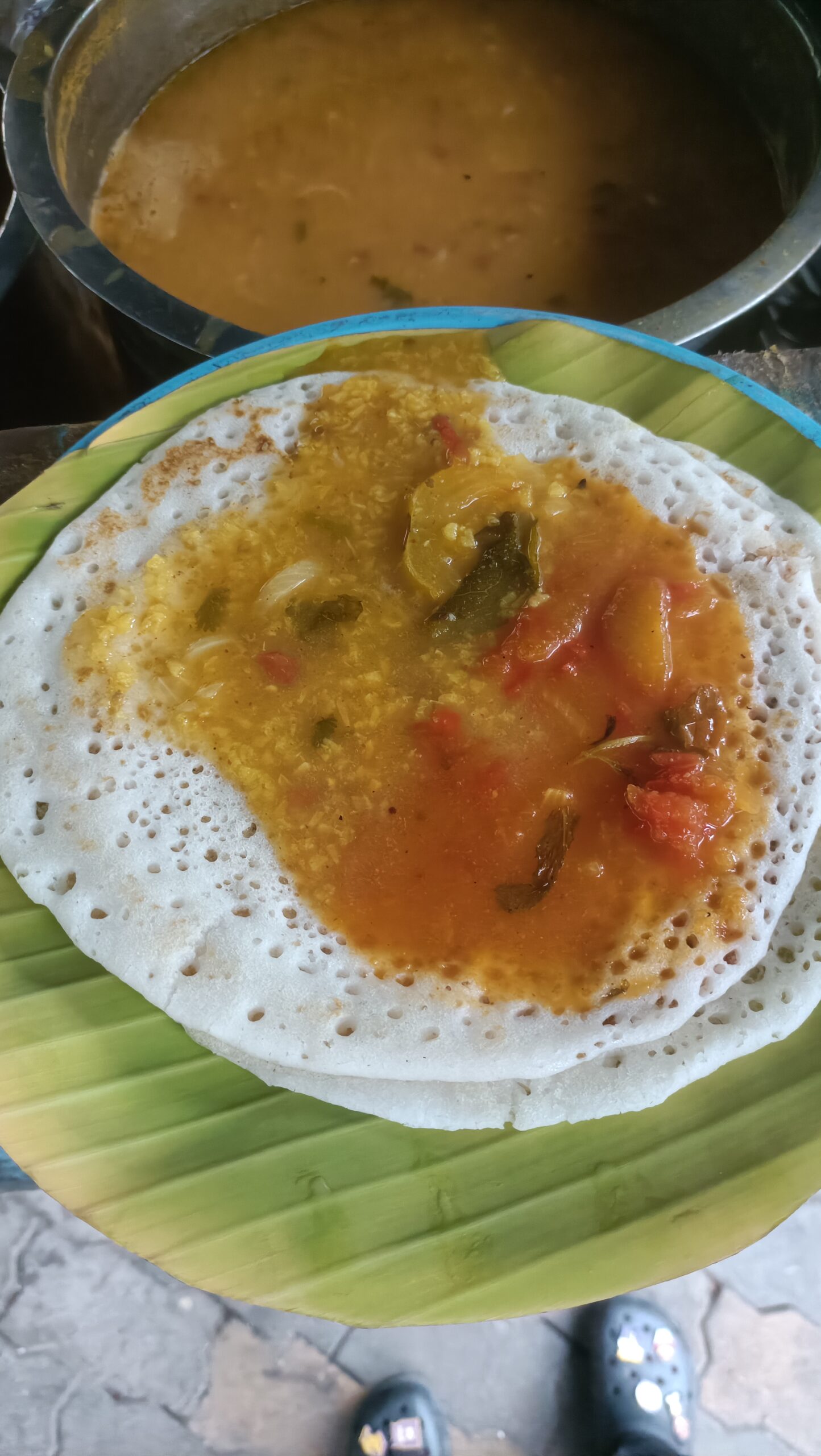 Hot and soft dosa 😋 very soft and good. 