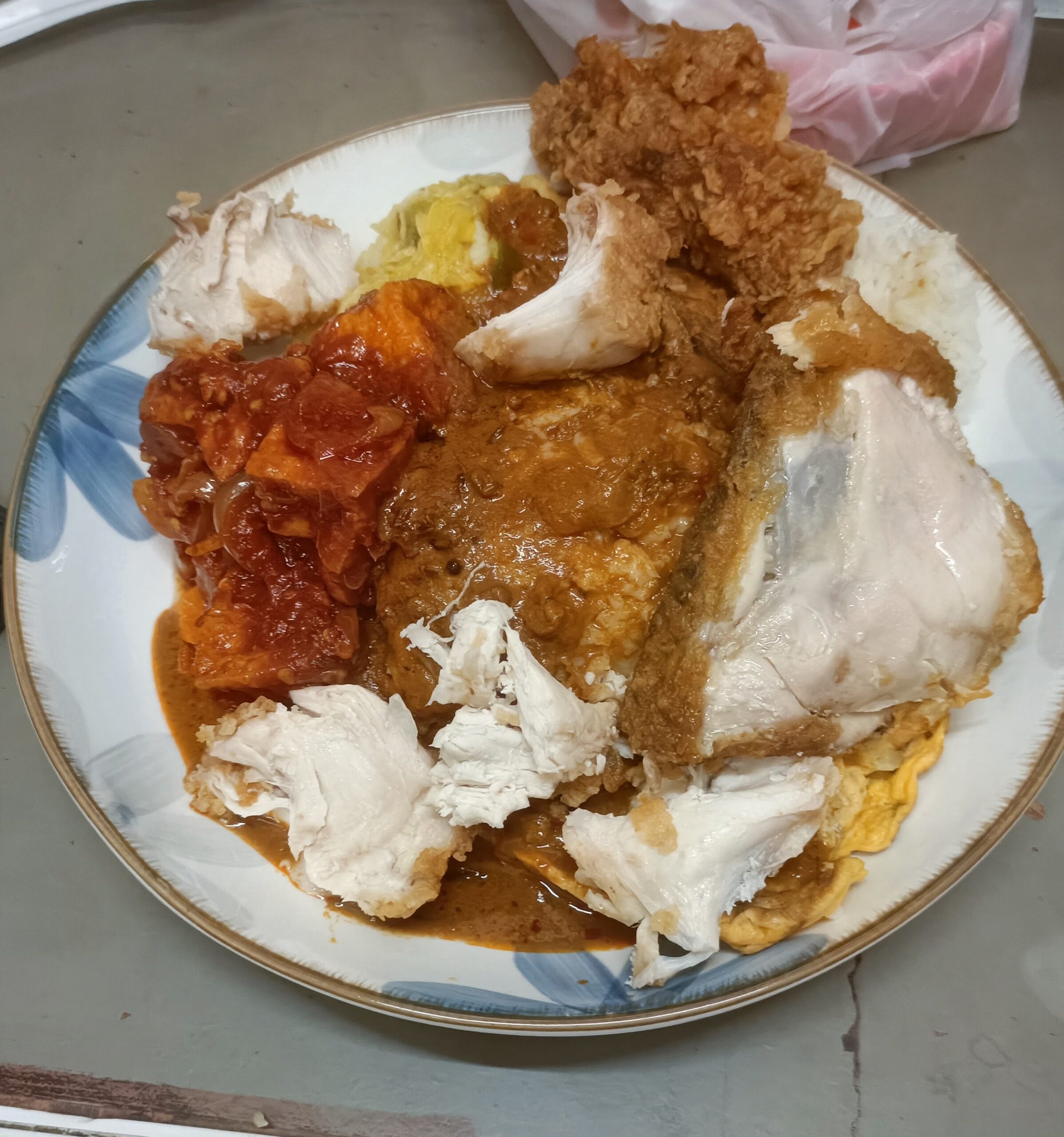 KFC chicken with fish curry rice 😋
