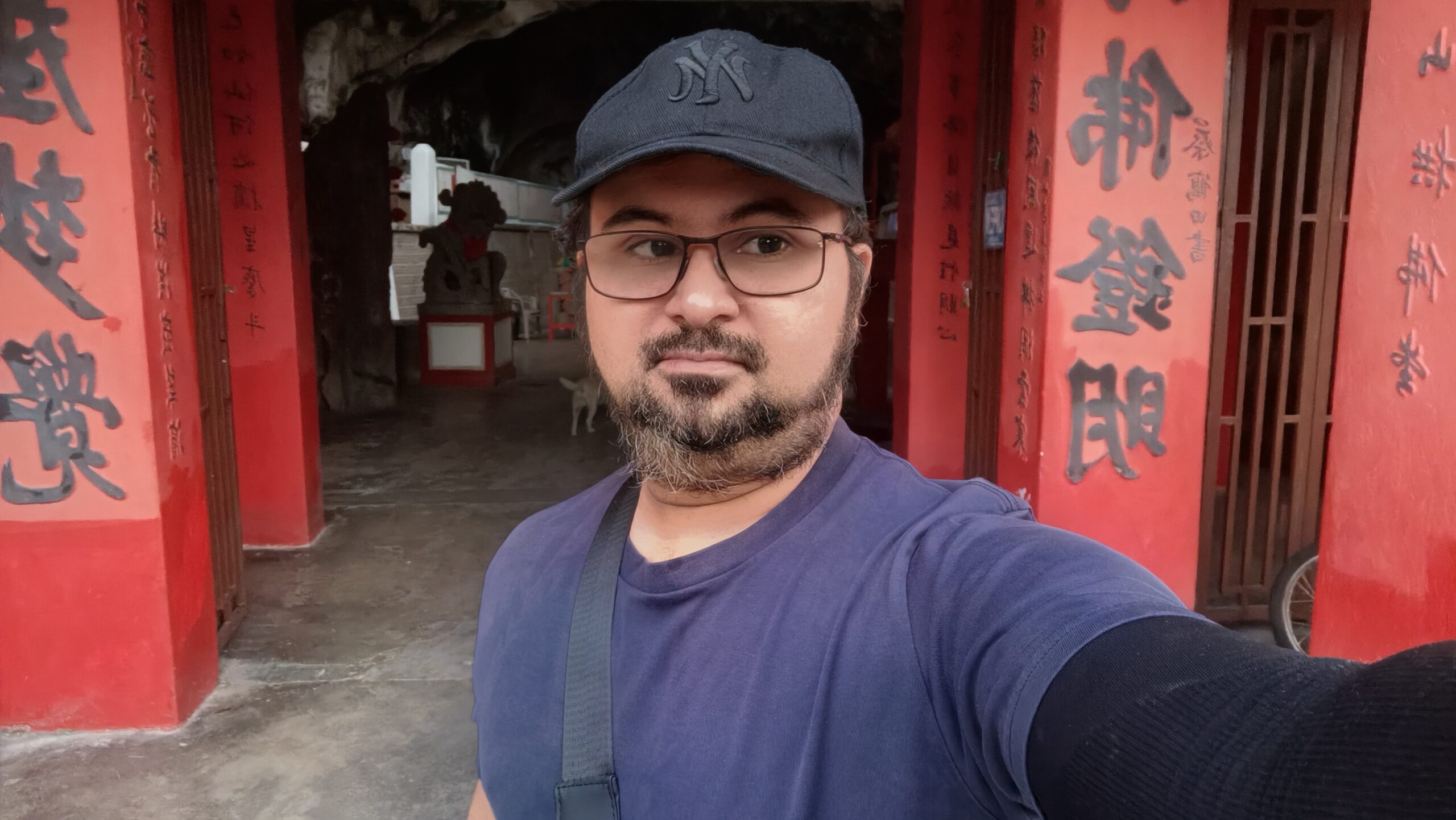 MK at the Exit of Perak Tong Cave temple 